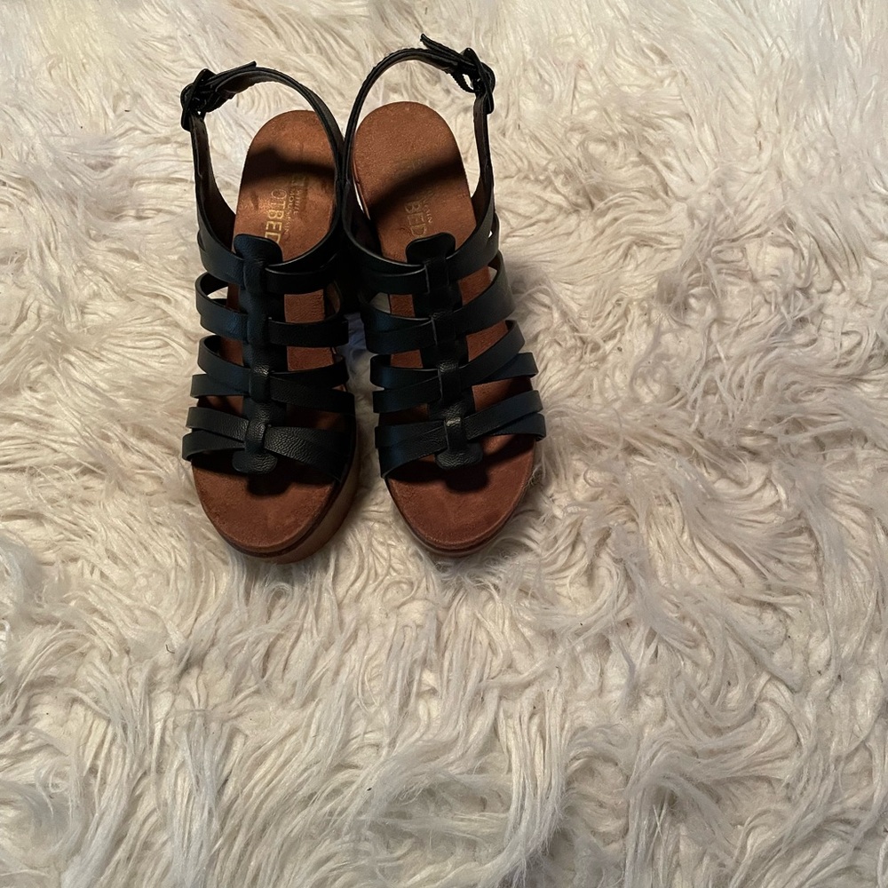 White Mountain Footbed sandals.